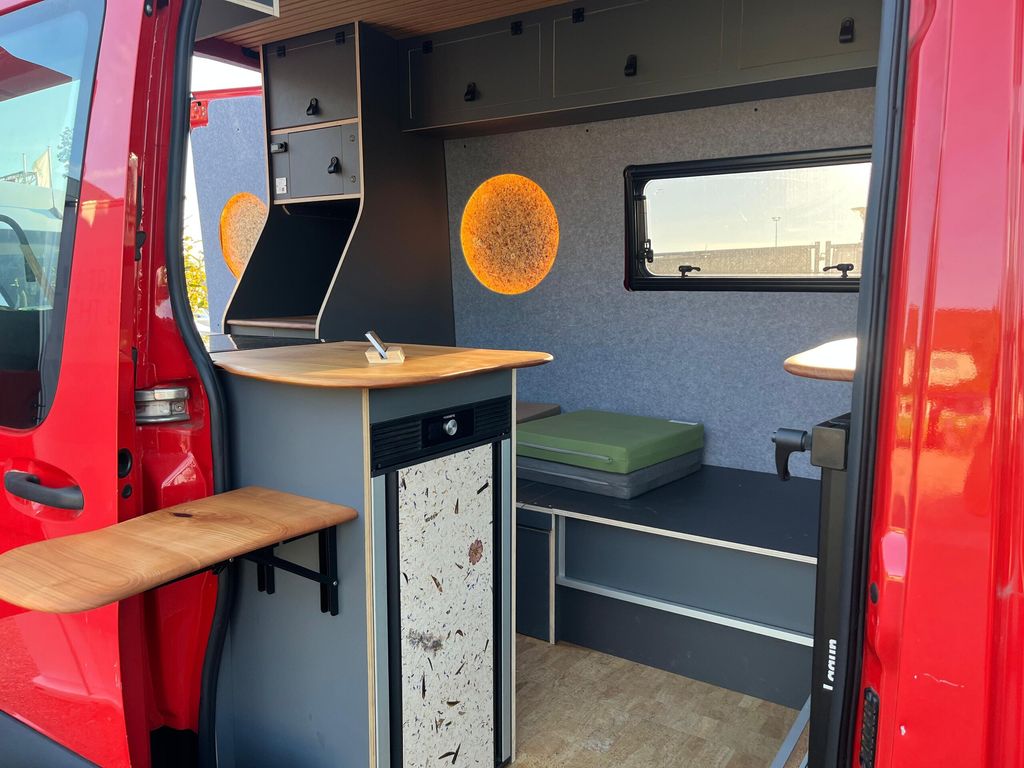 Camper-Ausbau von Blackforest Vans